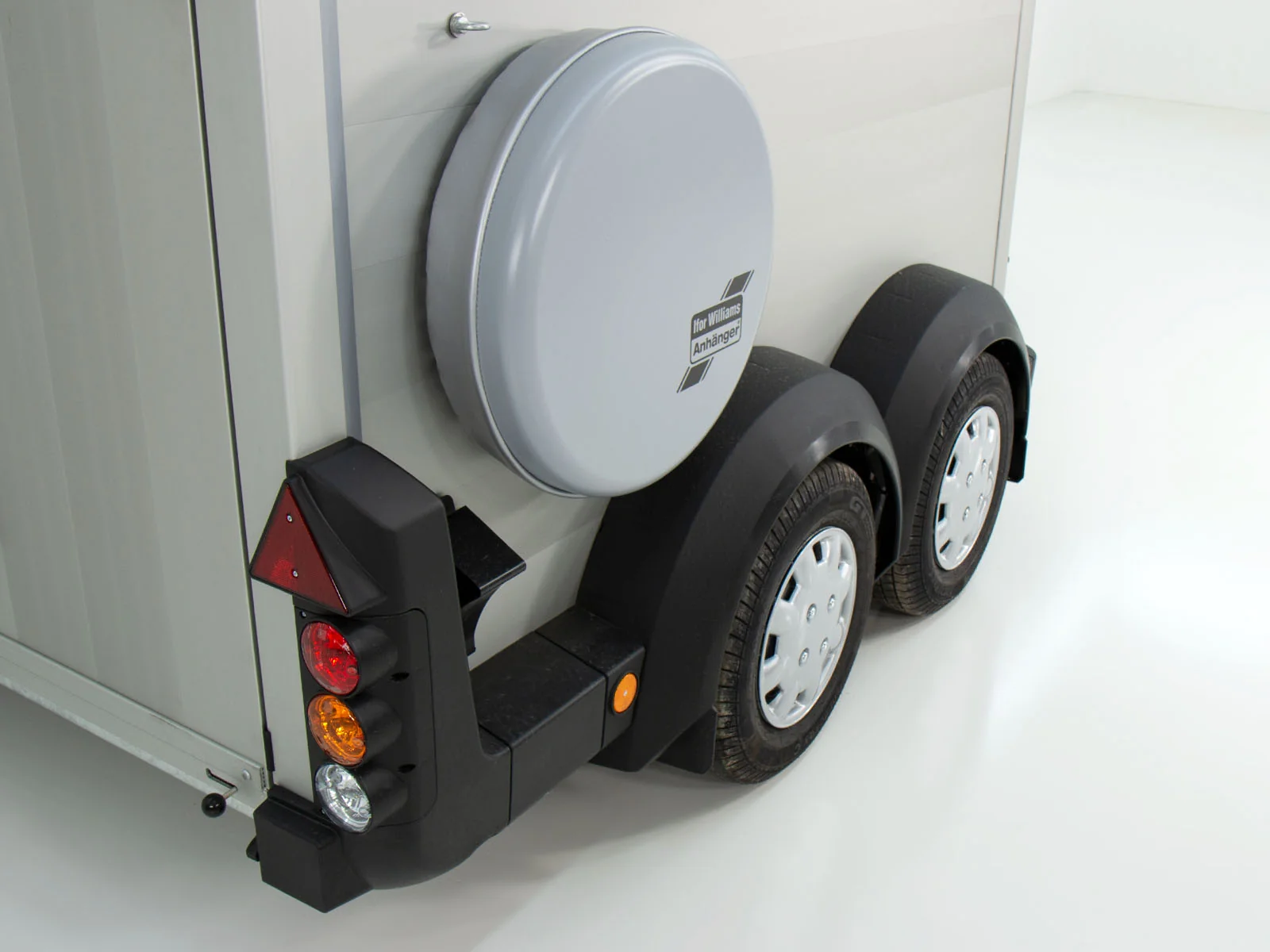 Ifor Williams Pferdeanhänger HBX 506 | Sattelkammer | Neues Modell – Bild 7