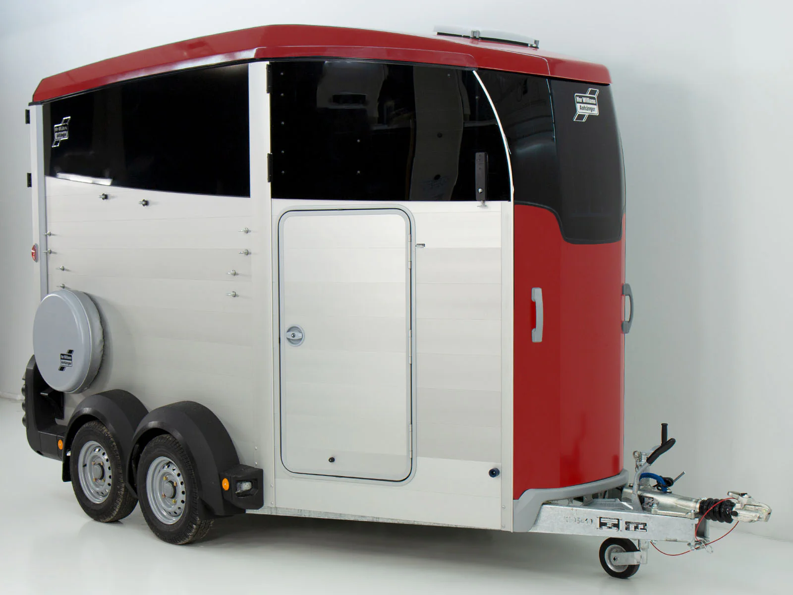 Ifor Williams Pferdeanhänger HBX 506 | Sattelkammer | Neues Modell
