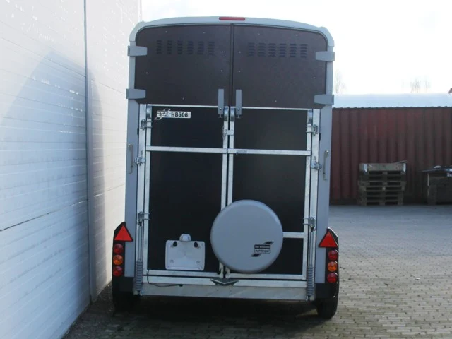 Ifor Williams Pferdeanhänger HB506 – Bild 8