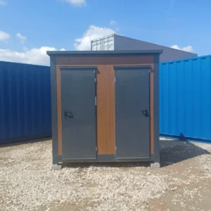 Doppel-Sanitärcontainer – 2 Unabhängige Kabinen, WC, Waschbecken & Boiler